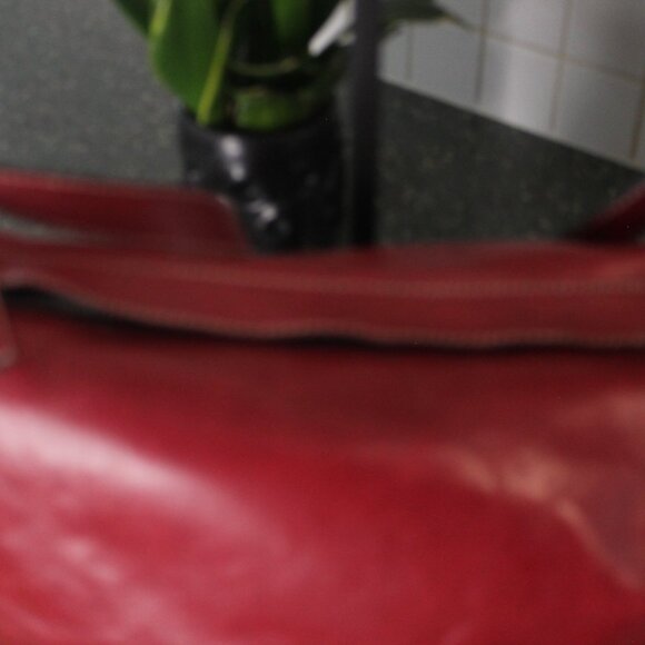 Latico New Jersey USA Red Leather Shoulder or Tote Footed Silver Hardware - Picture 4 of 14